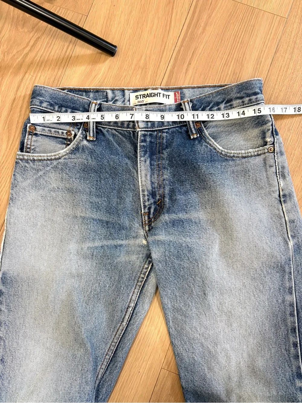 Levis 505 Straight Fit Jeans Mens 30x30 Distressed Raw Hem Medium Wash